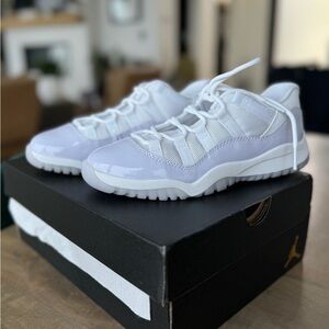 Jordan 11 Retro Low white/pure violet KIDS size 2.5
